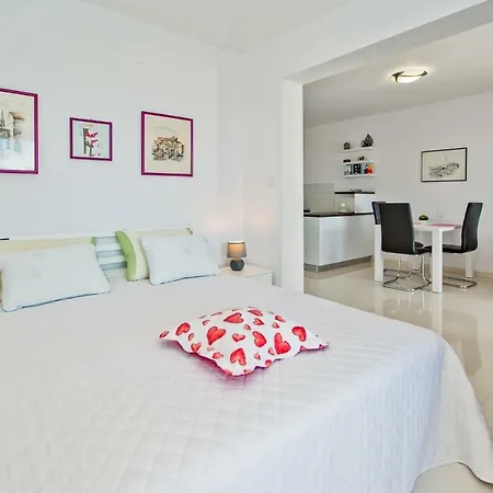 Apartments Dorijan Hvar Town Exterior photo