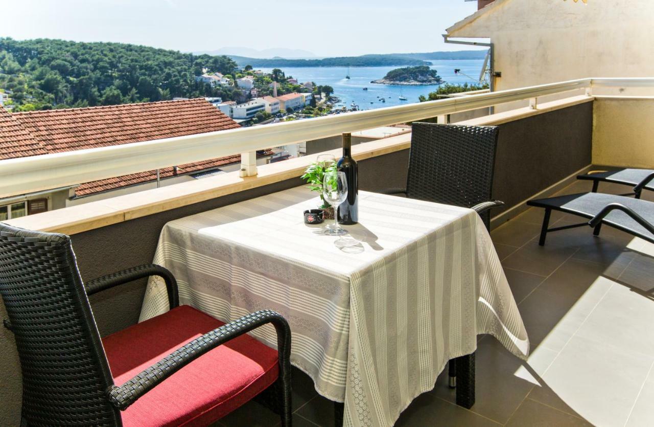 Dorijan * Hvar Town